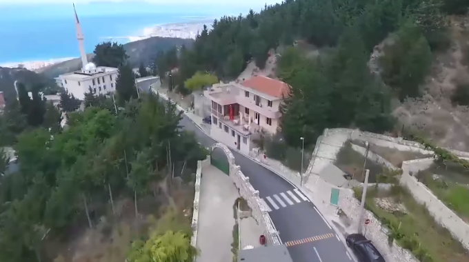 Rama: Projekti â€˜100 fshatratâ€™ do rrise kapacitetet turistike te Shqiperise
