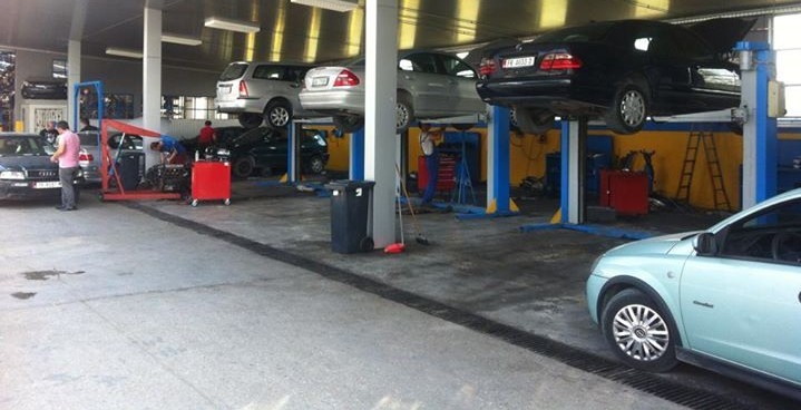 Nisin kontrollet per serviset dhe varrezat e makinave. Gjobat qe rrezikojne