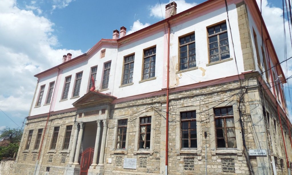 5,7 milionë euro për dy kompani për rindërtimin e Liceut Francez në Korçë