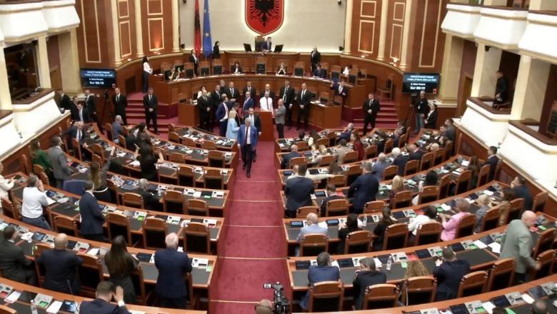 75 vota pro, Parlamenti kalon me procedurë të përshpejtuar huanë 302 mln dollarë nga SHBA