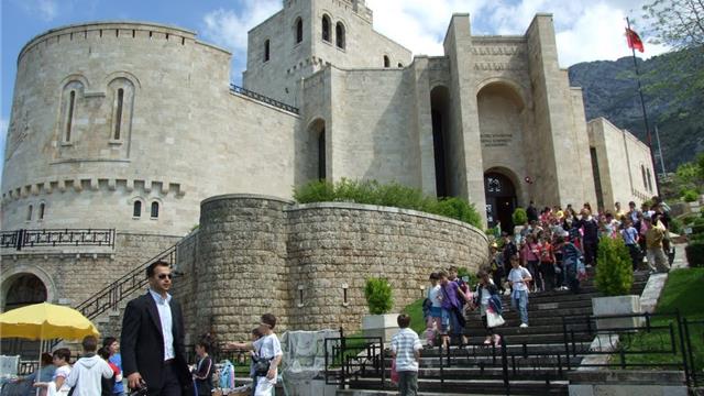 Turizmi kulturor rritet me 91 perqind ne muajt e pare te vitit. Muzete, me te preferuarit