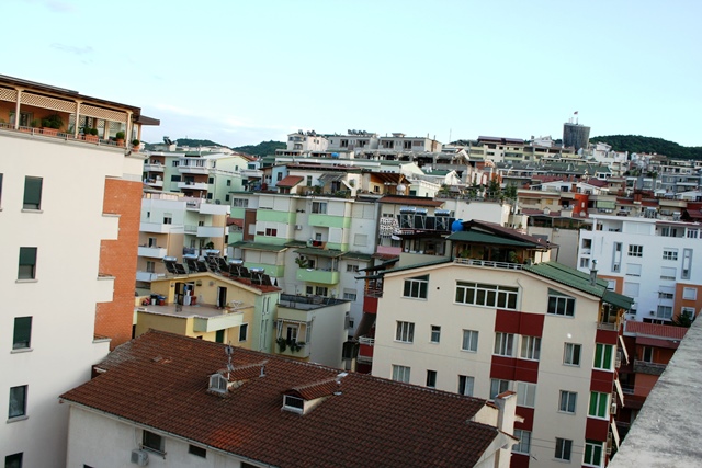 Termetet, ndertimet ne Tirane te sigurta por mungojne kontrollet