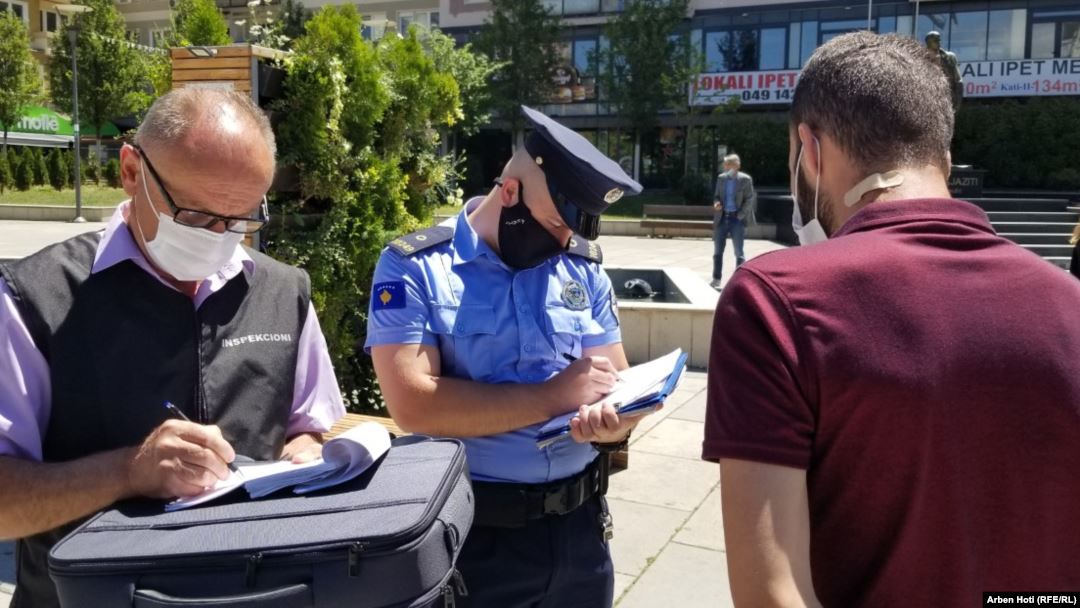 Rekord gjobash per maska, shoqerohen 6 qytetare