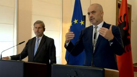 Hahn: Shqiperia nÃ« rrugen e duhur. Integrimi te jete objektiv kombetar