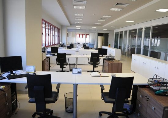 Qeveria parashikon te shtoje 647 vende pune ne administrate