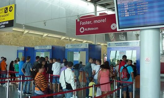 Fluturimet ajrore, Rama: Shqiptaret shume shpejt do te shpetojne nga cmimet e larta