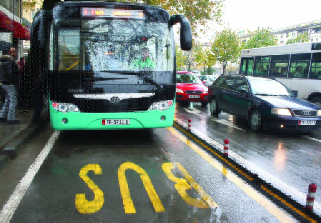 Alarmi i transportit, kërkohet kompensimi i naftës deri në shtator ose do të reduktojnë qarkullimin