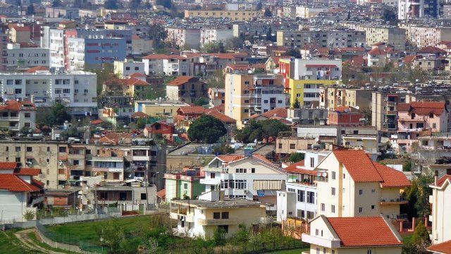 Qeveria shperndan 8 miliard leke per pronaret, shpronesohen 50 mije m2 truall