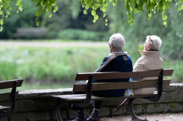 Zhbalancohet skema e pensioneve. Rritet numri i pensionisteve, ulen me 49 perqind kontribuesit