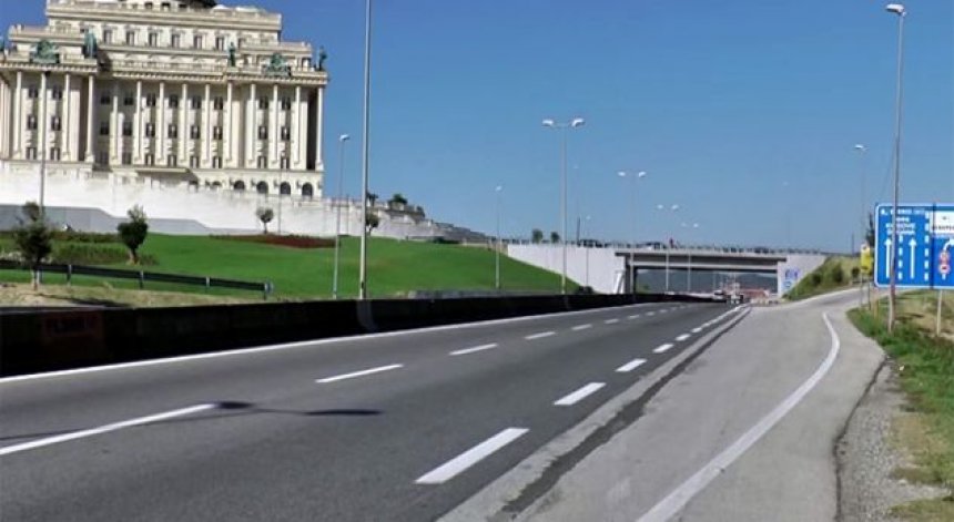 Autostrada Tirane-Durres mbyllet me 4 Janar, ja si do devijohet trafiku