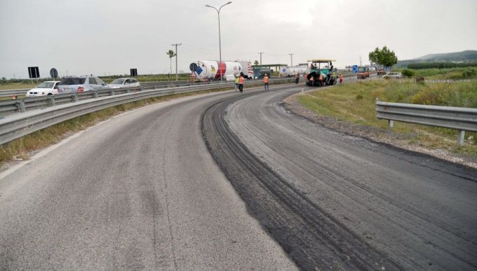 Riparimi i shtresave asfaltike, hapet sot autostrada Tirane-Durres
