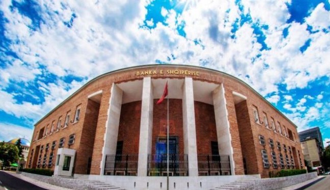 Banka e Shqiperise: Ekonomia po ringrihet, te vijojne masat mbeshtetese! 
