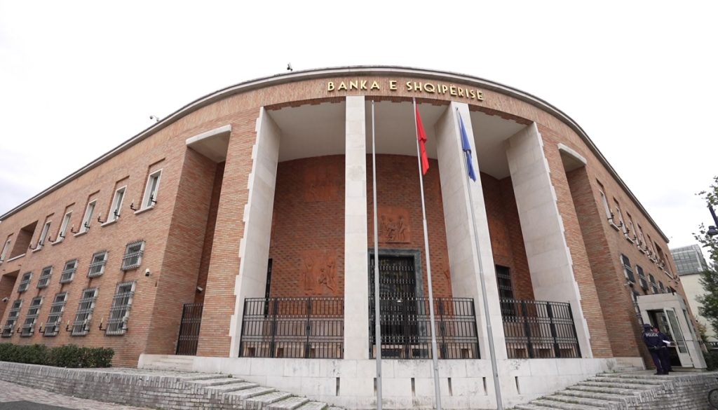 BSH: Çmimet e naftës furnizojnë pasiguritë, qiratë dhe ushqimet mbajnë lart inflacionin