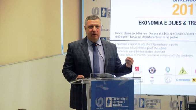Borxhi i larte publik â€“ Ekspertet: Cdo shqiptar, 3 mije euro detyrime
