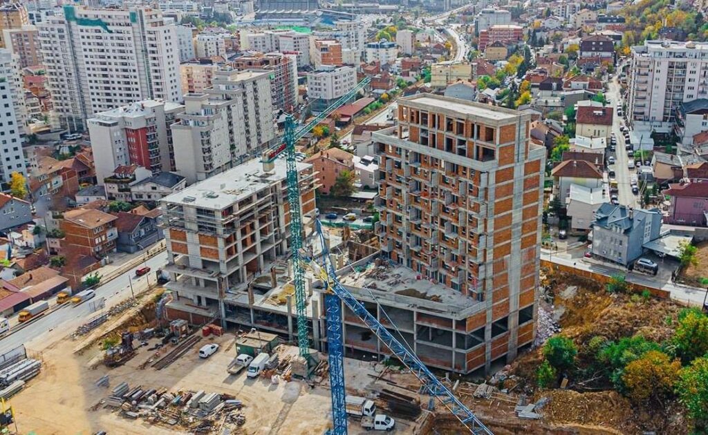 Çmimet e banesave rriten me 7,3 për qind në Kosovë, ritmi më i lartë jashtë Prishtinës