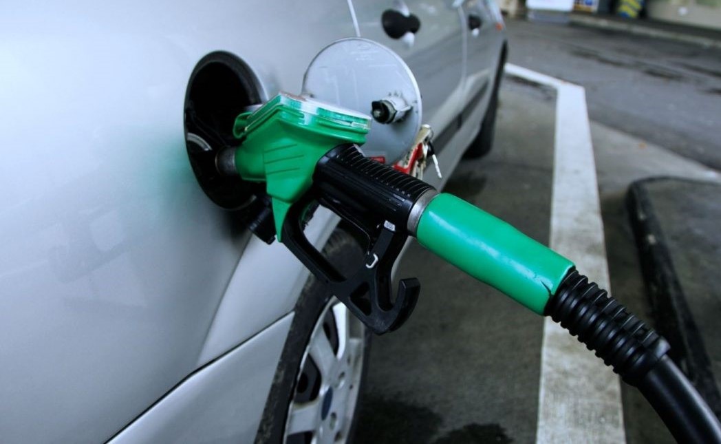 Cmimi i naftes ne burse 94 dollare fucia, Bordi e ul vetem me 1 lek, benzina bie me 8 leke