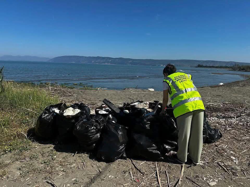 Dhjetë bashki mbledhin nga tarifa e pastrimit më shumë se sa shpenzojnë për mbetjet