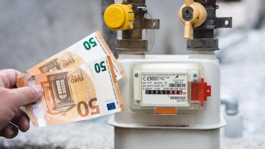 Energjia, shqiptarët paguan 4.5 mln euro kamatëvonesa deri në qershor për faturat jashtë afatit