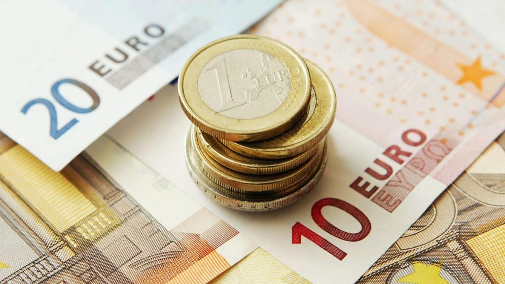 Euro rikthehet pranë 92 lekëve, shënon një nga rritjet më të mëdha brenda një dite