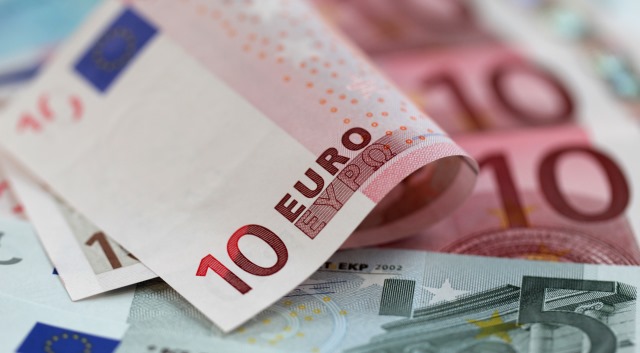 Euro zhvleresohet serish, efekt i pageses se sigurimeve