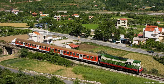 Hekurudha Tirane-Durres-Rinas nderohet me cmim â€“ Shpallet projekti me i mire hekurudhor 2017