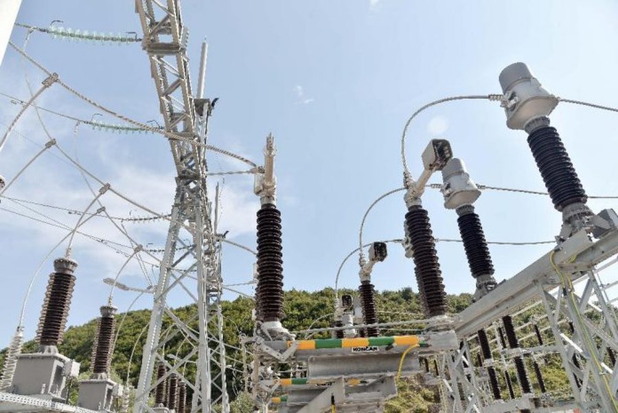 Investim për rrjetin elektrik në zonat rurale të Burrelit, OSSH hap garën mbi 213 mln lekë