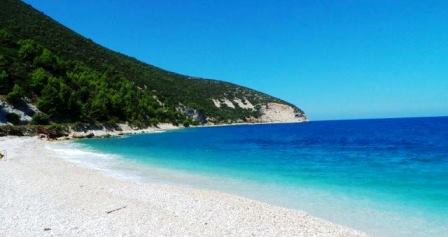 Ishull i Sazanit brenda muajit pritet te behet gati per turizem ditor