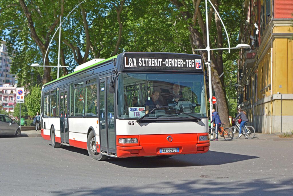 Kompensimi i naftës ende pa u disbursuar, transporti publik paralajmëron reduktim të mjeteve
