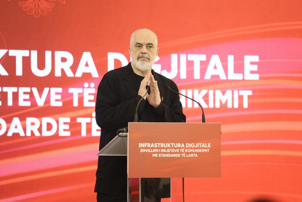 Kryeministri paralajmëron ndryshime të mëdha në ujësjellës, transport dhe hapësira urbane