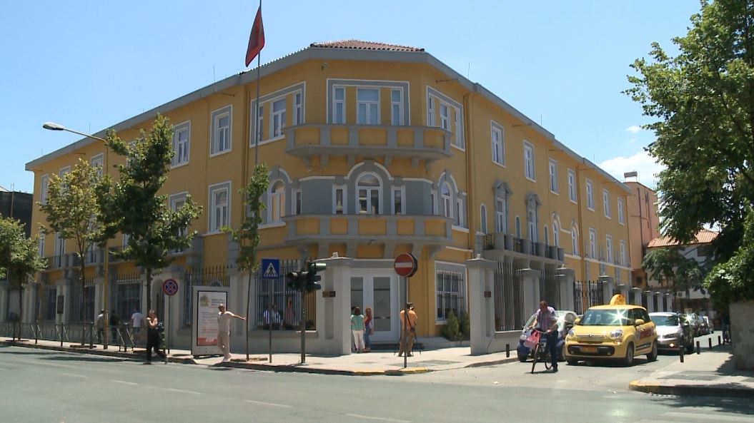 Ministria e Arsimit publikon kalendarin, viti i ri shkollor 2026-2027 nis më 14 shtator