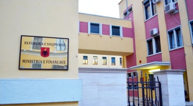 Financat mbajne frenat per investimet, nuk realizojne as planin e 4-mujorit