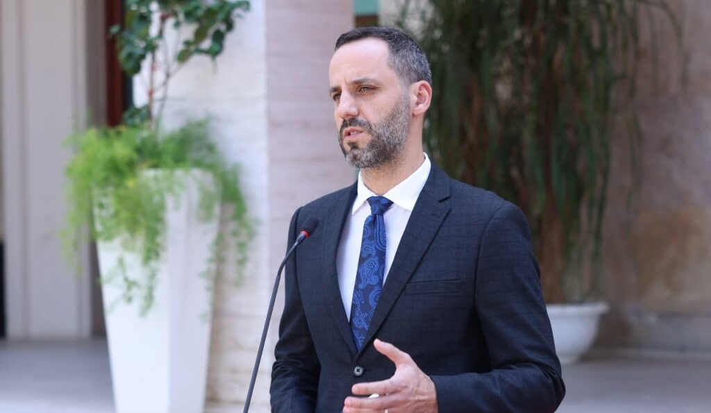 Miratohet marrëveshja me Maqedoninë e Veriut, lehtësohet kalimi kufitar për udhëtarët dhe mallrat