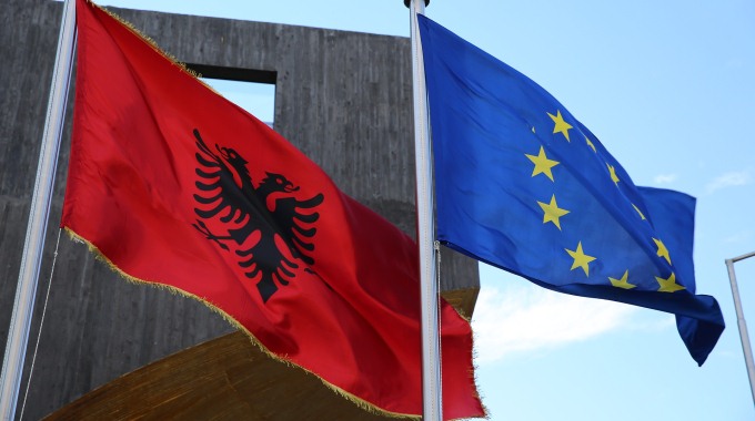 Komisioneri Krichbaum: Shqiperia te beje para me kushtet, ne 2019 jo hapje automatike negociatash