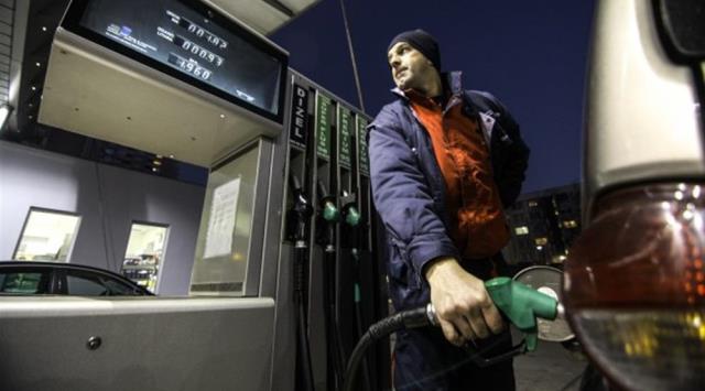 Gjobiten 61 karburante per tregtim nafte jashte standarteve