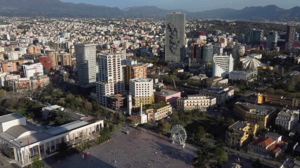 Ndryshon tregu i pronave: Tirana humbet peshë, Vlora dhe bregdeti tërheqin kapitalin