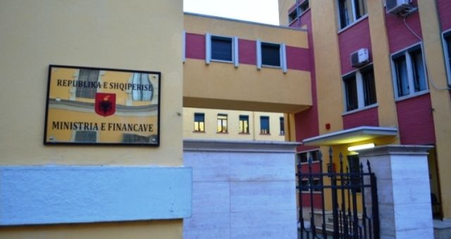 MF: Paga minimale per efekt te kontributeve pritet te behet 25,000 leke