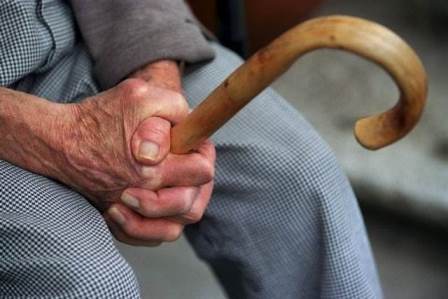 Pensionet ne Shqiperi, rritet mosha per zyrtaret