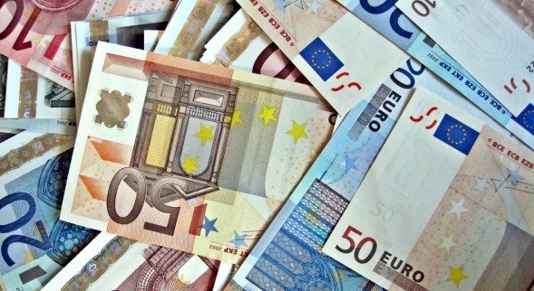 Euro zbret ne 136.4 leke, niveli me i ulet qe nga gushti i vitit 2012
