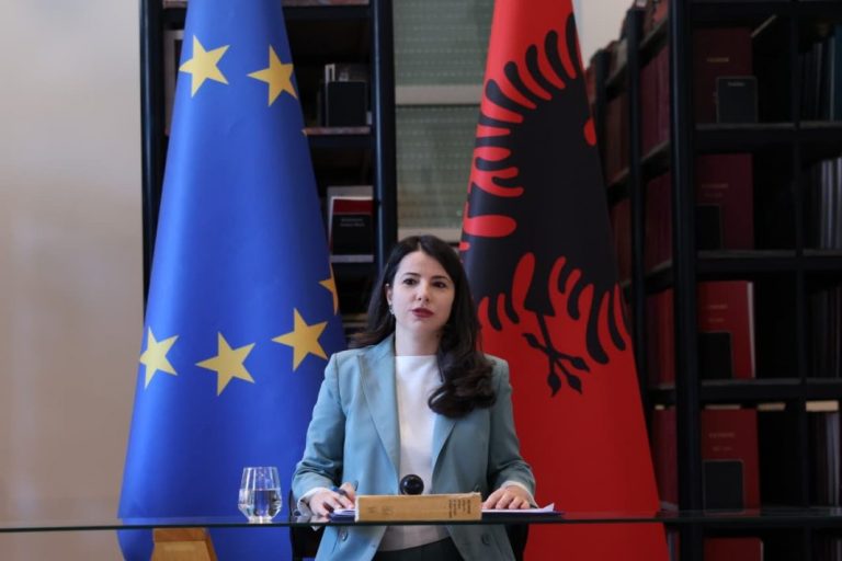 Pirdeni: Ndryshojmë kriteret e rekrutimit dhe matjen e performancës së administratës publike