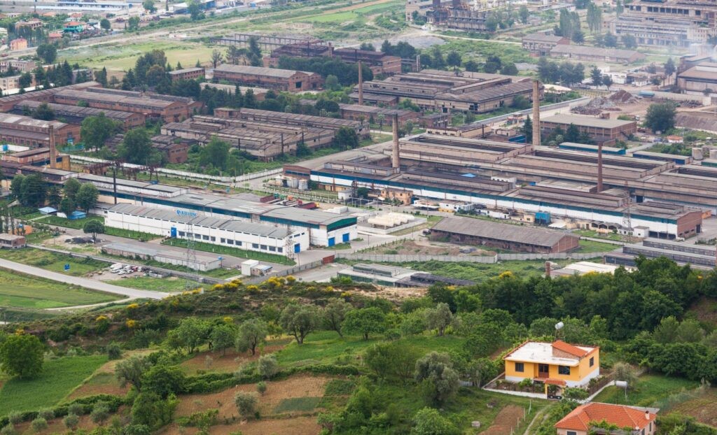 Privatizimi i pronës shtetërore, si mund ta blejnë pronën investitorët me kontratë 1 euro