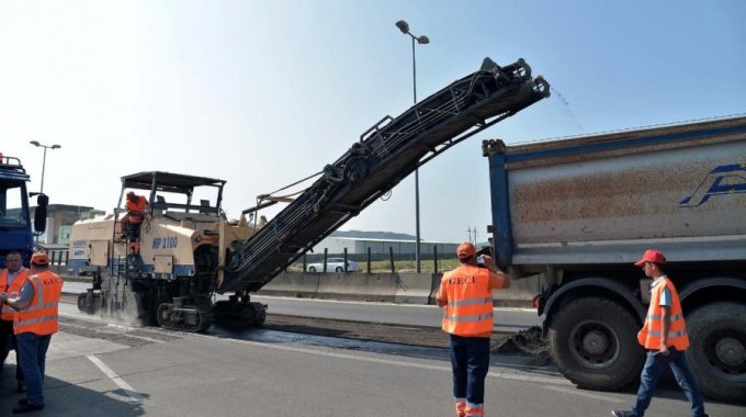 Sot bllokohet serish autostrada Tirane-Durres, ja si devijohet trafiku dhe kur do te rihapet