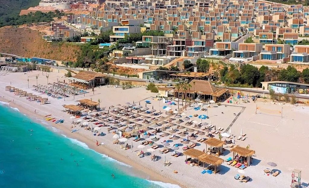 Qendra e Shërbimeve Publike në Palasë dhe Dhërmi, Korporata shtyn sërish afatin