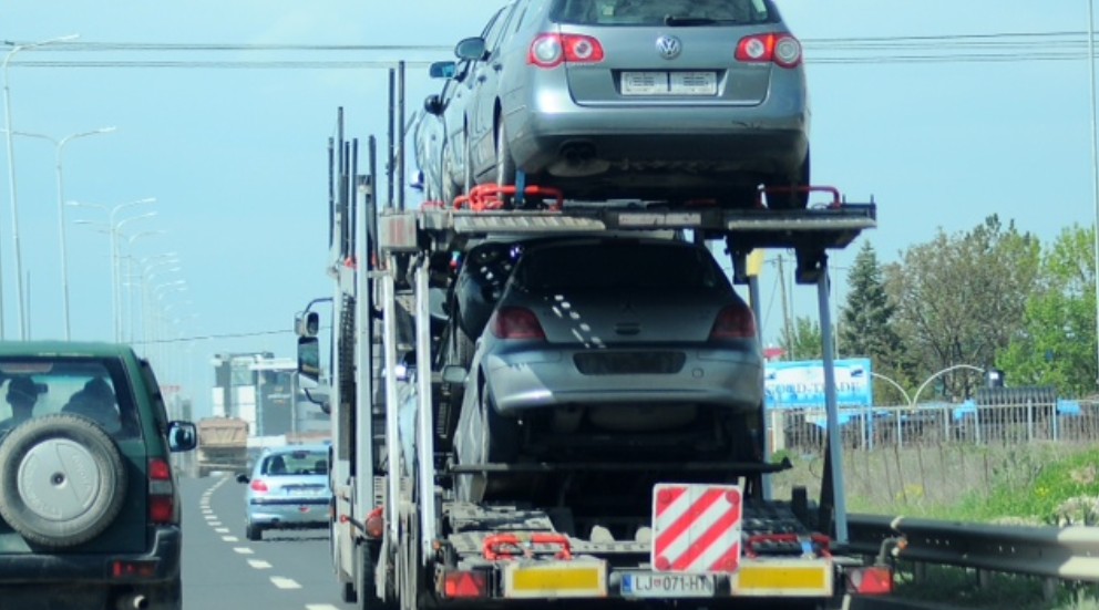 Rregulla të reja për zhdoganimin e makinave të prodhuara 10 vitet e fundit