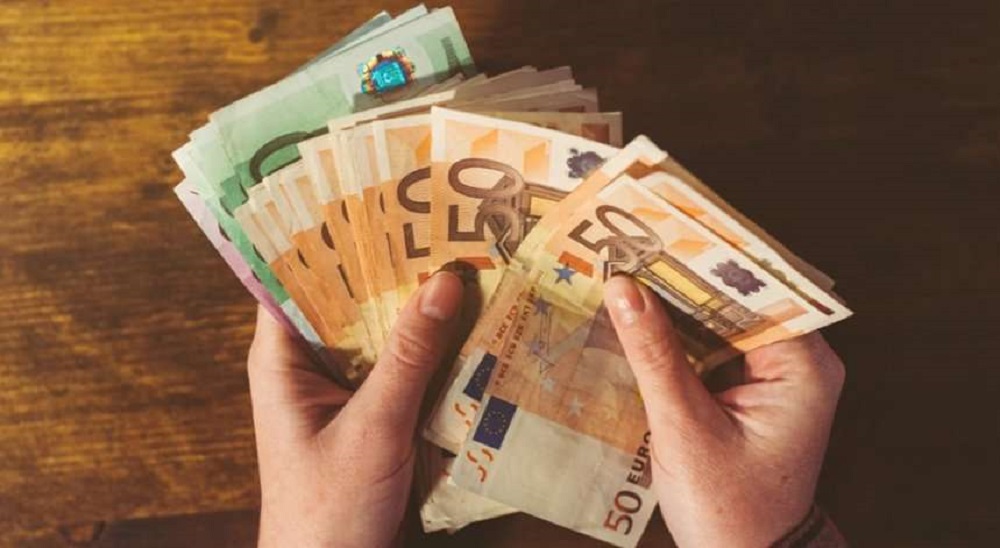 Rreth 493 mld lekë jashtë bankave, shifra më e lartë e regjistruar ndonjëherë
