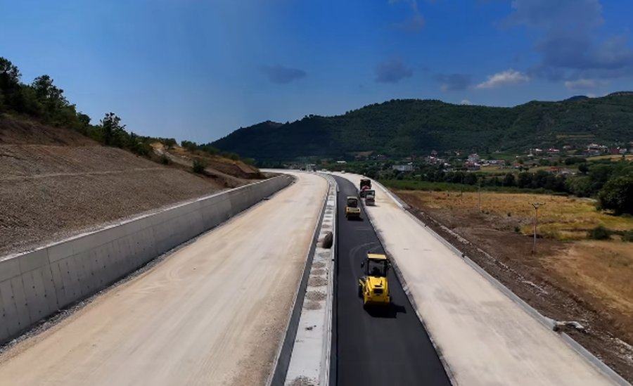 Rruga Elbasan–Rrogozhinë 87 për qind e përfunduar, vijojnë punimet për Korridorin VIII