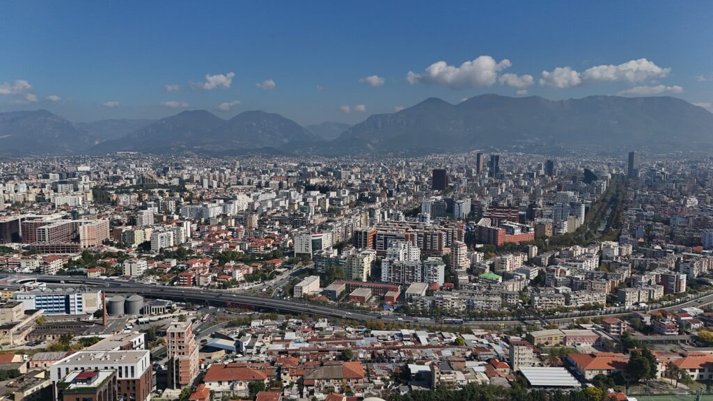 Shitjet e pronave në Tiranë, në vitin 2025 transaksionet u rritën me 9 për qind
