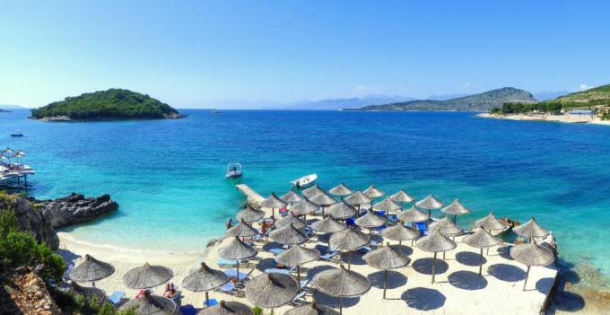 â€œThe Sunâ€ keshillon anglezet: Zgjidhni Dhermiun ne vend te Korfuzit per pushime