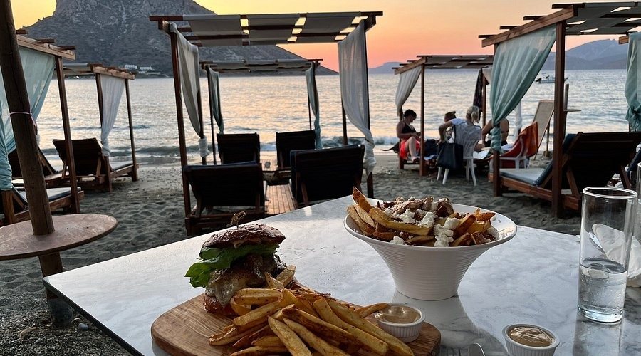 Si do të mbahen punonjësit e turizmit gjatë gjithë vitit, Topuzi: Subvencion deri në 4 paga