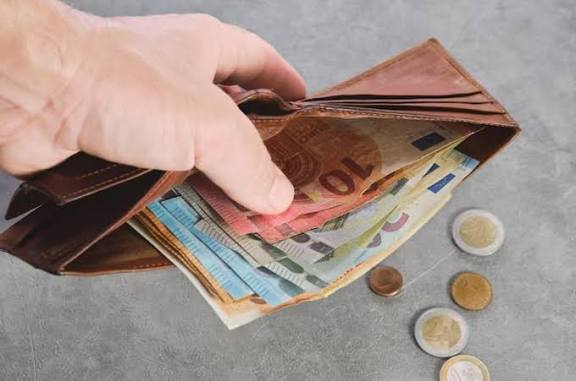 Të rinjtë shqiptarë, të fundit në Europë për të ardhurat sipas fuqisë blerëse