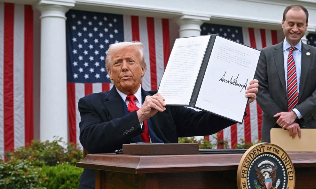 Trump shpall tarifa të reja tregtare për mbi 80 vende, vendimi ngjall kundërshtime ndërkombëtare